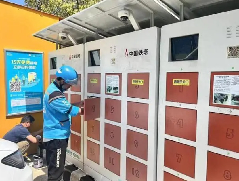 1分鐘讓外賣小哥隨時(shí)“滿電”，武漢兩萬組鋰電池?fù)Q新“上崗”